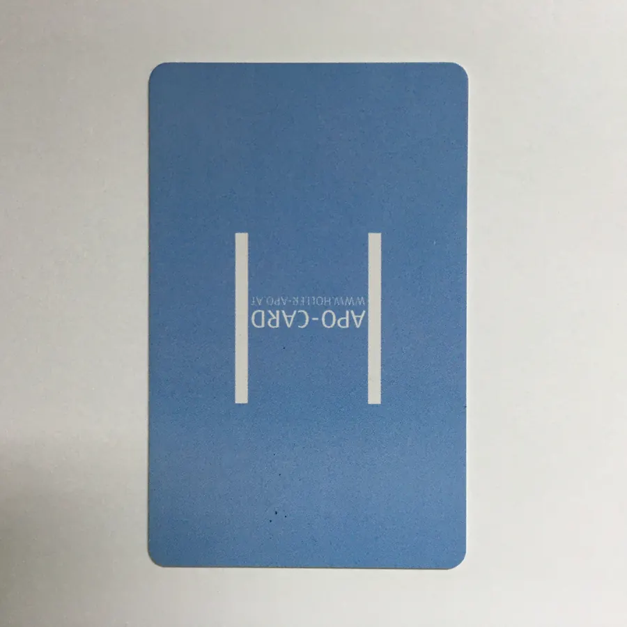 Hellblaue Kundenkarte „Apo-Card“ der Apotheke
